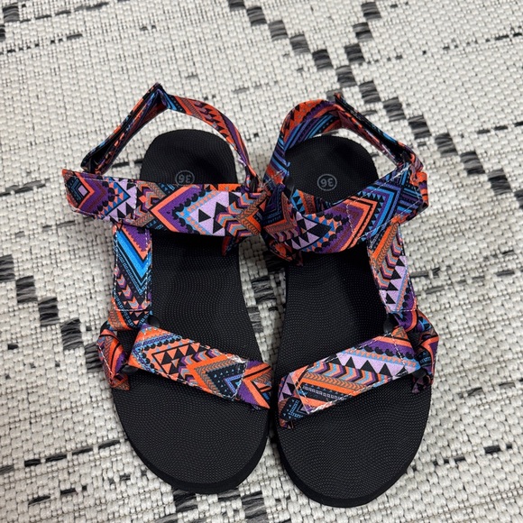 Colorful Geometric Women's Sandals, size 36 - Picture 1 of 7